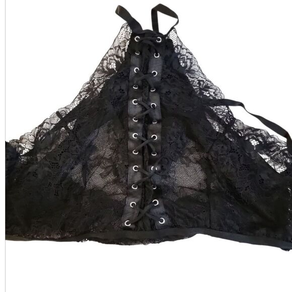 Laced Up Lace Bodysuit With Open Back - Picture 4 of 5